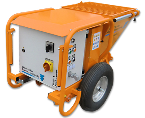Uelmat UMP 1 Dualpower - машина с двойным источником питания для увеличенной производительности.	